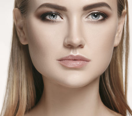 Cirujano plástico cerca de Las Americas